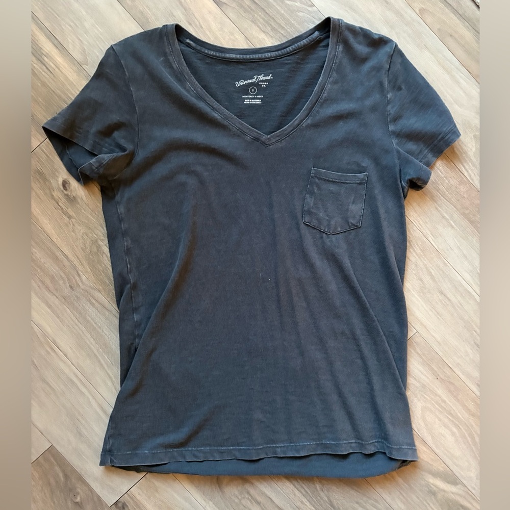 Universal Thread Gray T-Shirt